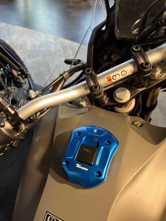 thumbnail image 2 of Fuel Gas Tank Cap With Keys For Yamaha Maxim XJ/XS Series (400, 550, 650, 700, 750, 1100) - Locking Replacement 2 of 2