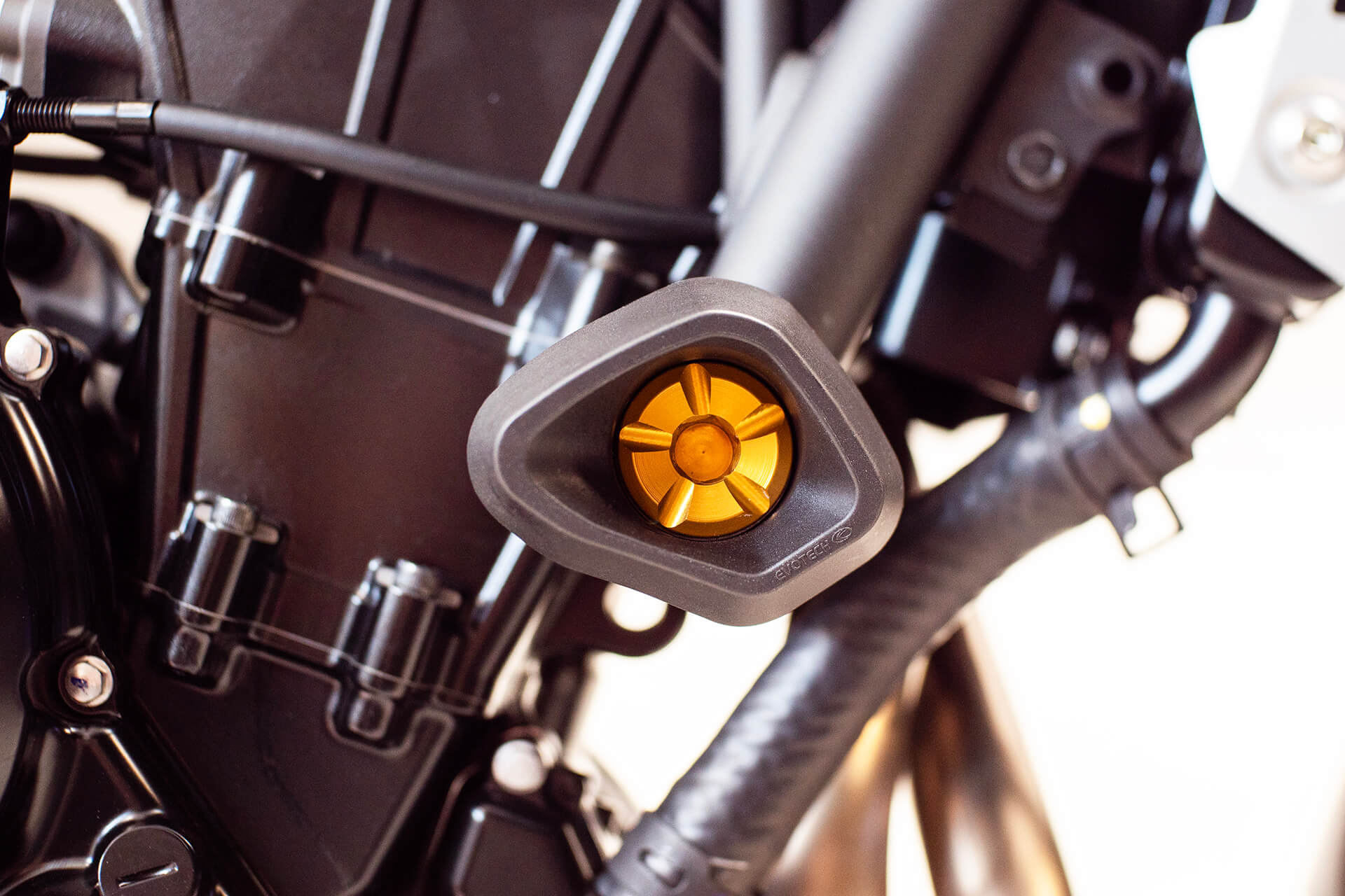 Kawasaki Z650 S 2026 tamponi ammortizzati