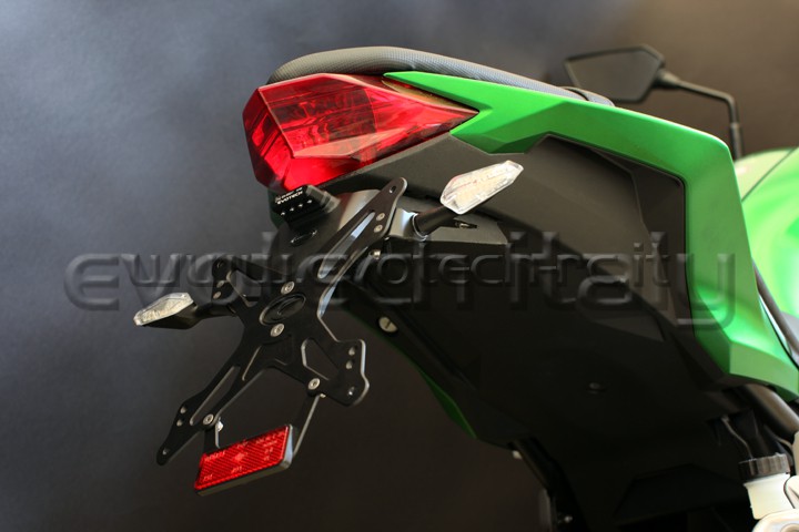 Portatarga corto per Kawasaki ZX-4 R/RR dal 2023-2024 portatarga EVO set conversione posteriore zx4rr anniverary GroFaTec coda posteriore corta Tidy zx-4 anche per frecce originali