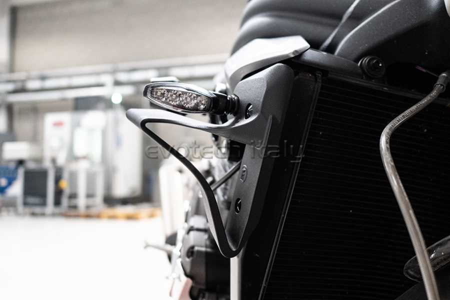 Triumph Speed Triple 1200 RS aerodynamic winglets